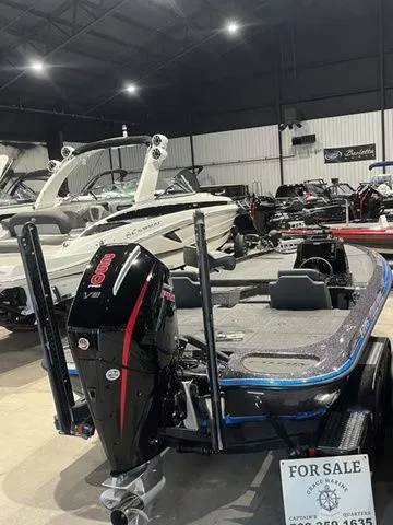 Slide: The Image of Falcon Boats F-205 2026 - 11