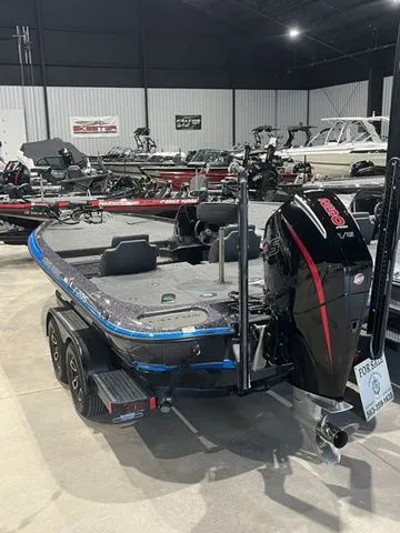 Slide: The Image of Falcon Boats F-205 2026 - 12