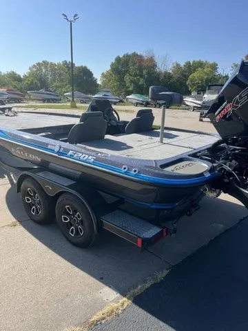 Slide: The Image of Falcon Boats F-205 2026 - 4