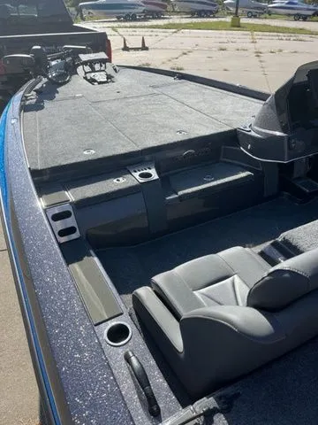 Slide: The Image of Falcon Boats F-205 2026 - 7