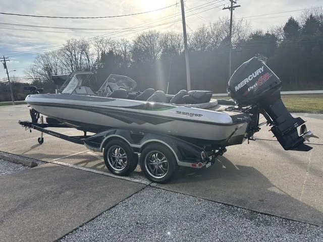 Slide: The Image of Ranger 212 Reata 2015 - 16