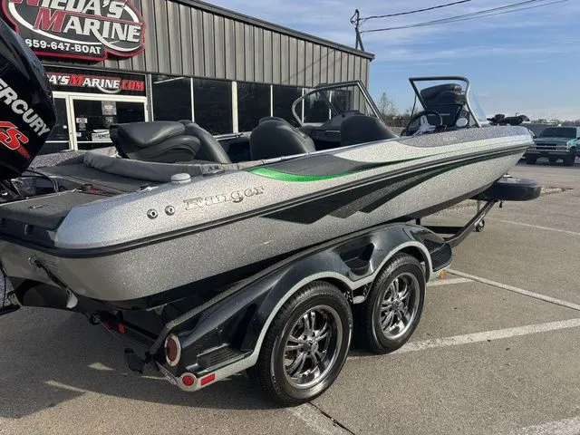 Slide: The Image of Ranger 212 Reata 2015 - 3