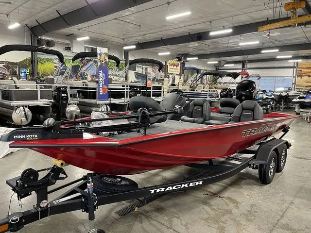 Slide: The Image of Tracker Pro Team™ 195 2026 - 11