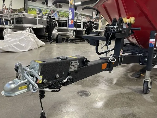 Slide: The Image of Tracker Pro Team™ 195 2026 - 12