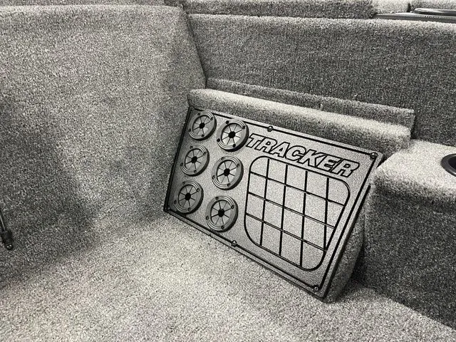 Slide: The Image of Tracker Pro Team™ 195 2026 - 25