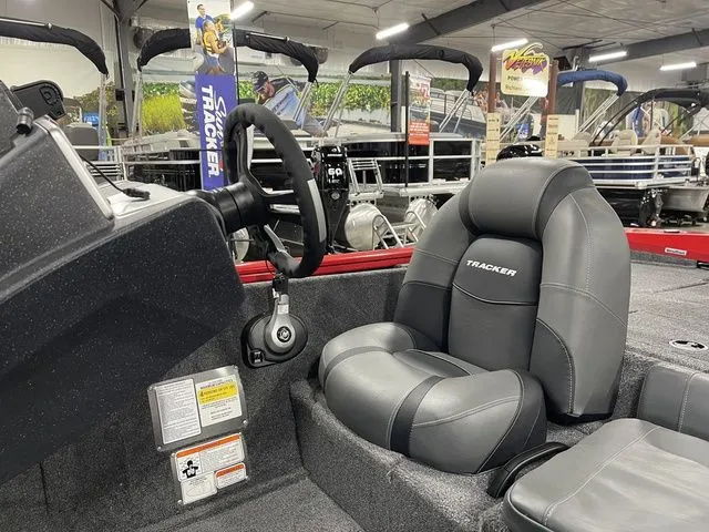 Slide: The Image of Tracker Pro Team™ 195 2026 - 26