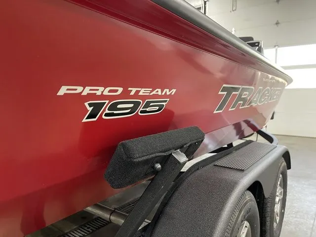 Slide: The Image of Tracker Pro Team™ 195 2026 - 4