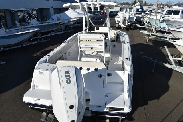 Slide: The Image of Blackfin 222 CC 2023 - 12