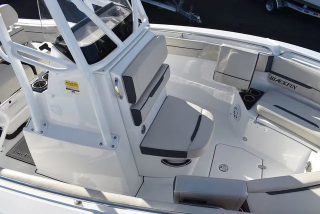 Slide: The Image of Blackfin 222 CC 2023 - 19