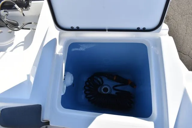 Slide: The Image of Blackfin 222 CC 2023 - 37