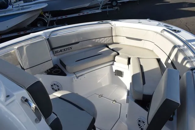 Slide: The Image of Blackfin 222 CC 2023 - 60