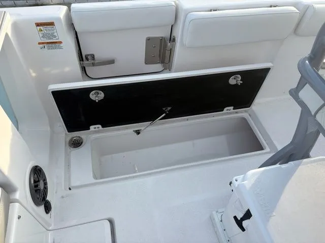 Slide: The Image of Sea Fox 268 Commander 2026 - 21