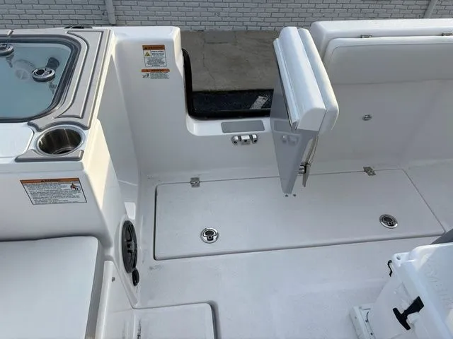 Slide: The Image of Sea Fox 268 Commander 2026 - 22