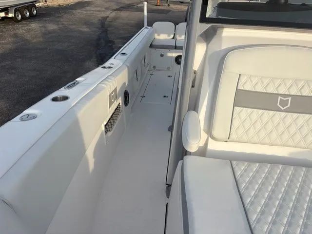 Slide: The Image of Sea Fox 268 Commander 2026 - 13