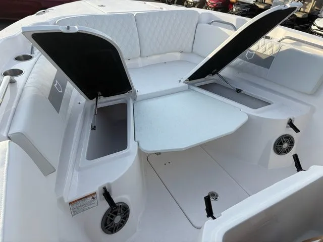 Slide: The Image of Sea Fox 268 Commander 2026 - 8