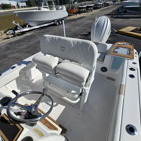 Slide: The Image of Sea Fox 248 Commander 2026 - 17