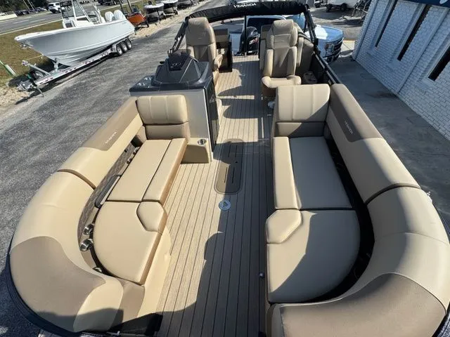 Slide: The Image of Veranda VR 235 RC 2026 - 10