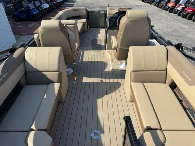 Slide: The Image of Veranda VR 235 RC 2026 - 8