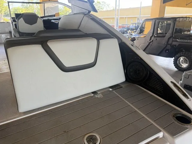 Slide: The Image of Yamaha AR250 2026 - 14