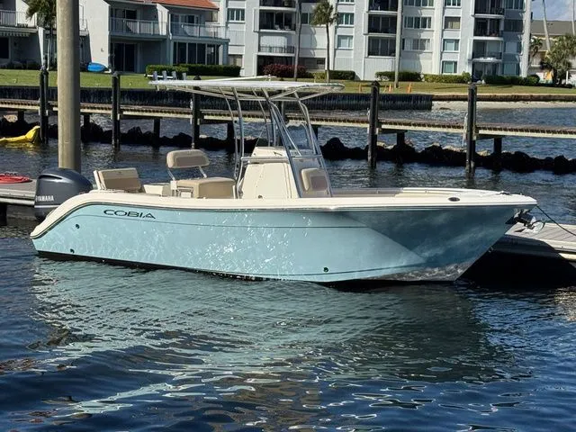 The Image of Cobia 220 Center Console 2018 - 1
