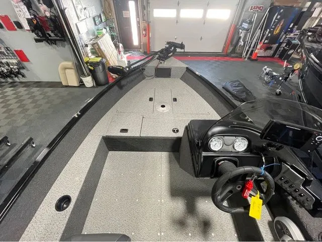 Slide: The Image of Lund 1650 Angler SS 2022 - 12