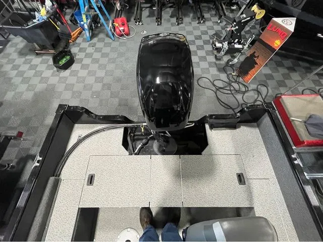 Slide: The Image of Lund 1650 Angler SS 2022 - 9