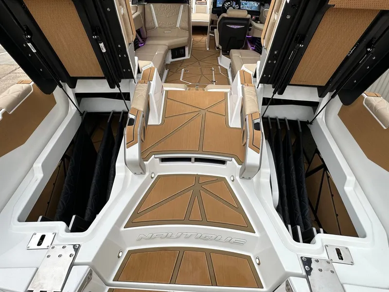 Slide: The Image of Nautique Super Air Nautique G25 Paragon 2026 - 21