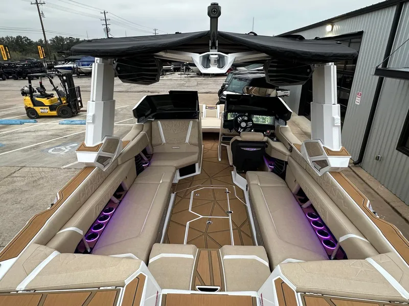 Slide: The Image of Nautique Super Air Nautique G25 Paragon 2026 - 24