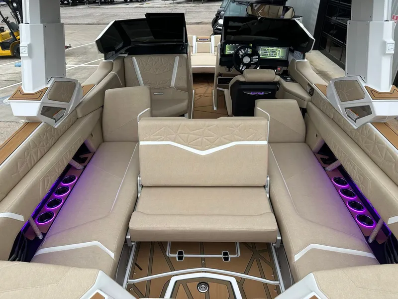 Slide: The Image of Nautique Super Air Nautique G25 Paragon 2026 - 26