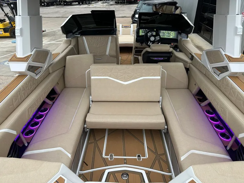 Slide: The Image of Nautique Super Air Nautique G25 Paragon 2026 - 27