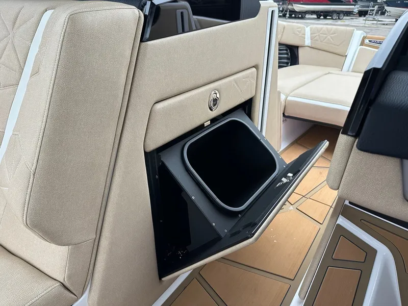 Slide: The Image of Nautique Super Air Nautique G25 Paragon 2026 - 42