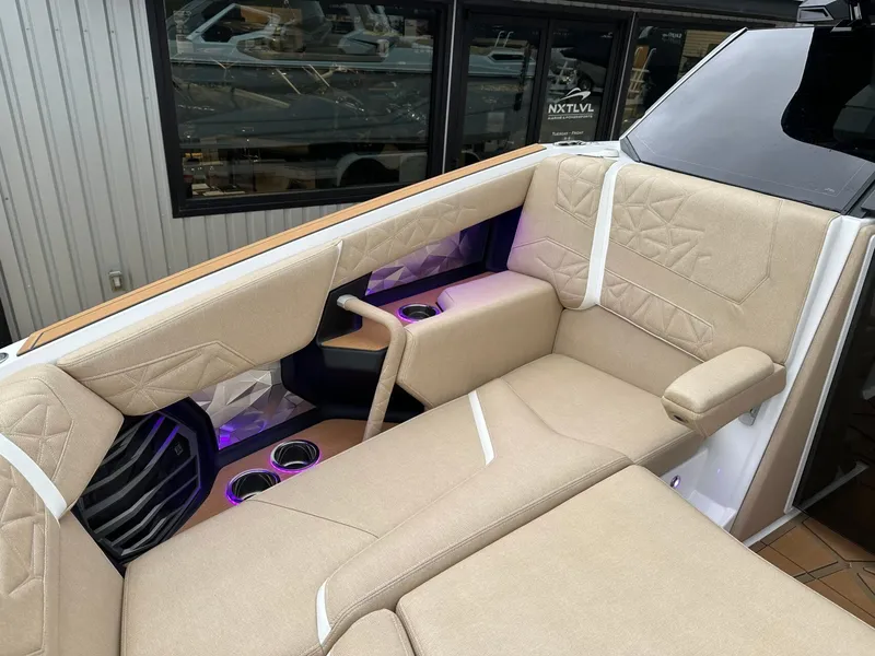 Slide: The Image of Nautique Super Air Nautique G25 Paragon 2026 - 60