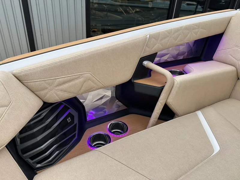 Slide: The Image of Nautique Super Air Nautique G25 Paragon 2026 - 61