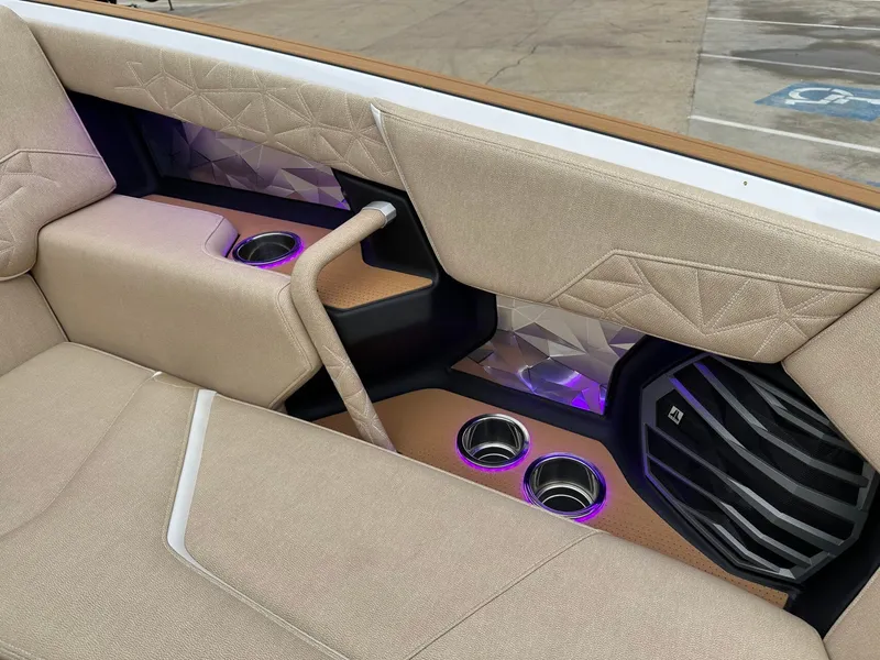 Slide: The Image of Nautique Super Air Nautique G25 Paragon 2026 - 63