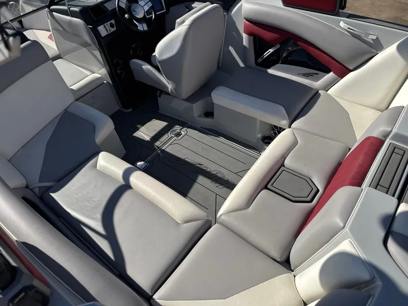 Slide: The Image of Tigé R21 2020 - 12