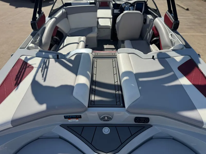 Slide: The Image of Tigé R21 2020 - 7