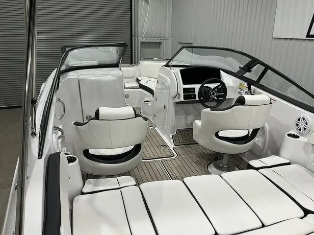 Slide: The Image of Stingray 211 DC 2026 - 19