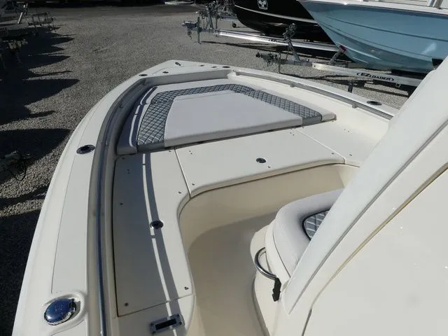 Slide: The Image of Shearwater 250 SS 2026 - 14