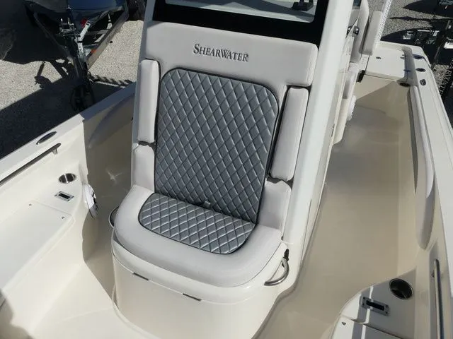 Slide: The Image of Shearwater 250 SS 2026 - 15