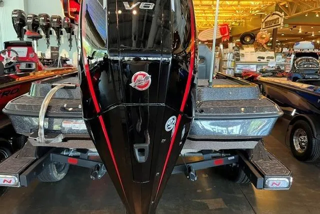 Slide: The Image of 2026 Nitro Z19 XL boat with V8 engine displayed in showroom. - 4