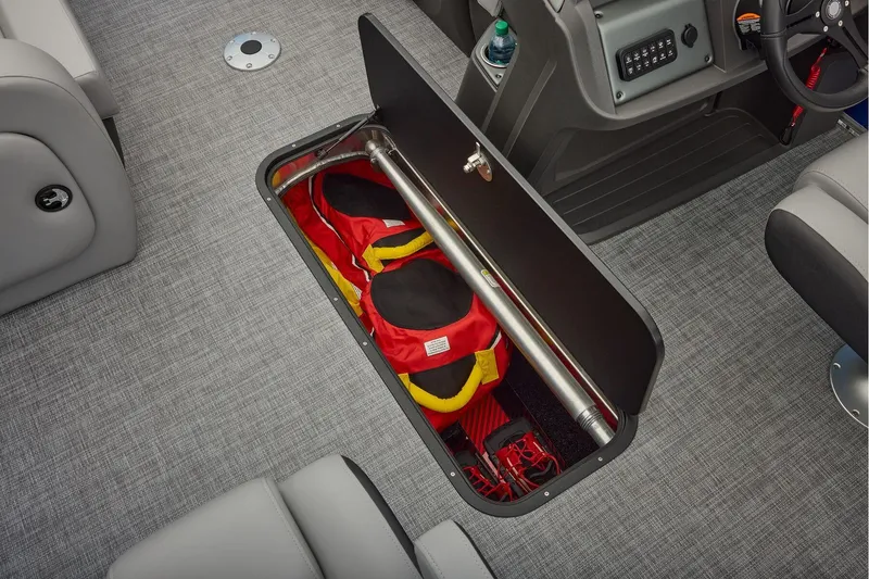 Slide: The Image of Sun Tracker Party Barge 22 RF XP3 2026 - 41