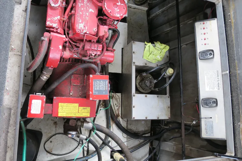 Slide: The Image of Bathroom interior of 2001 Sumerset Houseboat with shower and toilet. - 25
