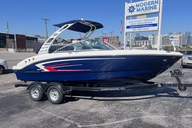 The Image of 2025 Chaparral 21 SSi boat on trailer at Modern Marine dealership, Nashville. - 0