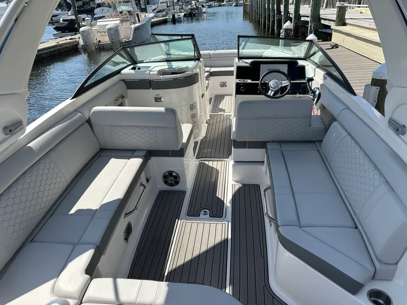 Slide: The Image of Sea Ray 270 SD-OB 2024 - 19