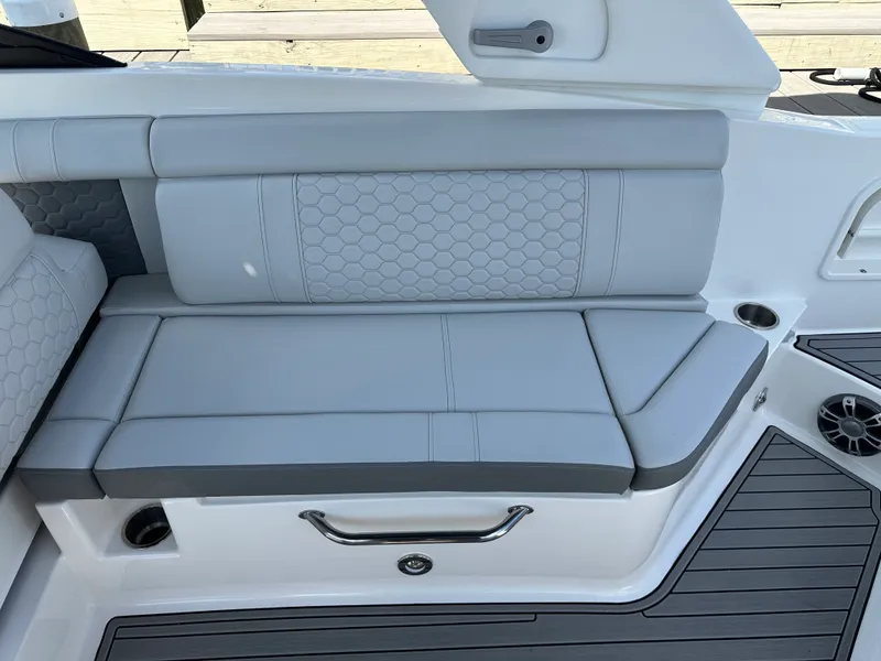 Slide: The Image of Sea Ray 270 SD-OB 2024 - 20