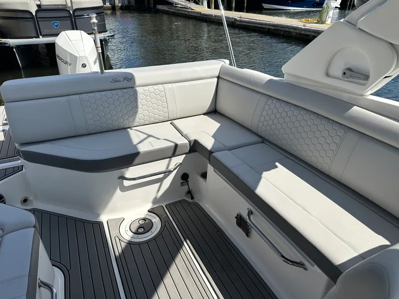 Slide: The Image of Sea Ray 270 SD-OB 2024 - 21