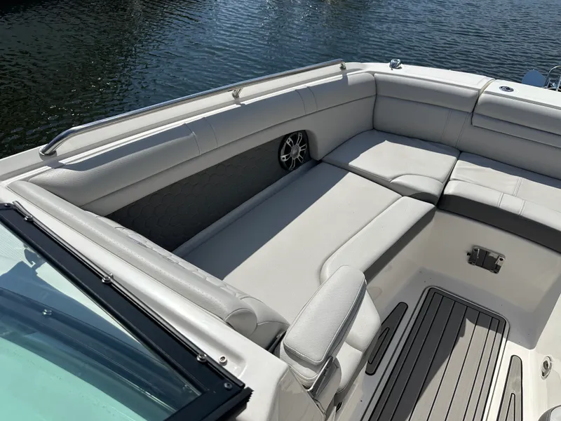 Slide: The Image of Sea Ray 270 SD-OB 2024 - 24