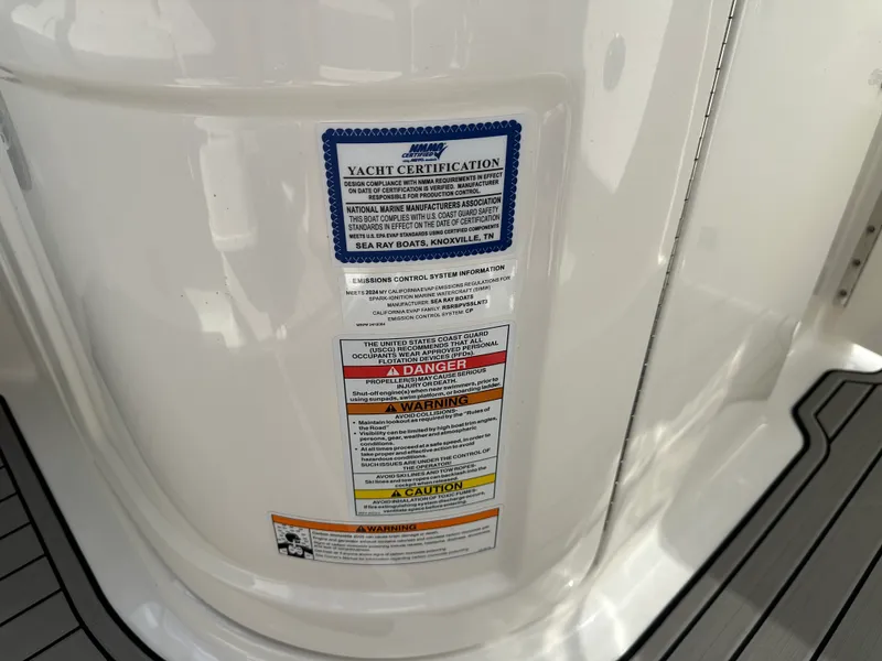 Slide: The Image of Sea Ray 270 SD-OB 2024 - 31