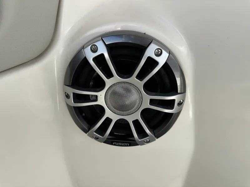 Slide: The Image of Sea Ray 270 SD-OB 2024 - 32