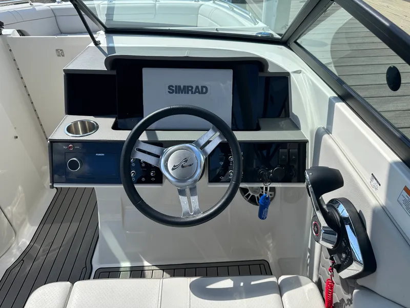 Slide: The Image of Sea Ray 270 SD-OB 2024 - 33